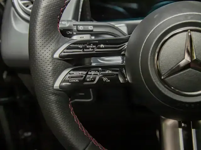 Mercedes-Benz GLB 220