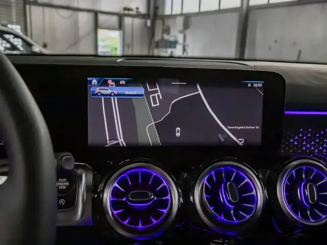 Mercedes-Benz GLB 220