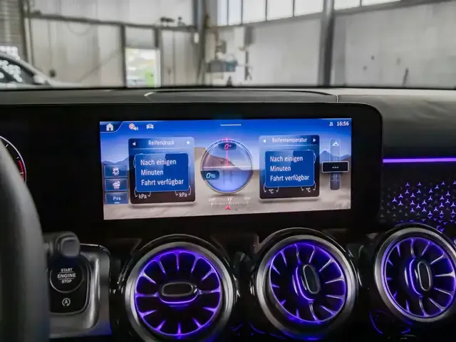 Mercedes-Benz GLB 220