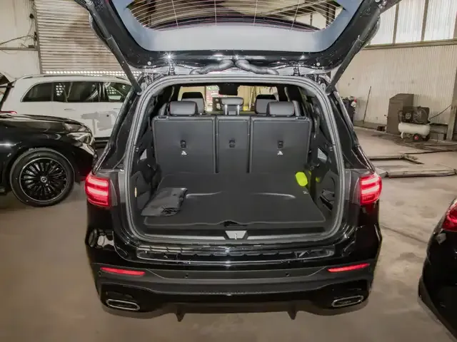 Mercedes-Benz GLB 220