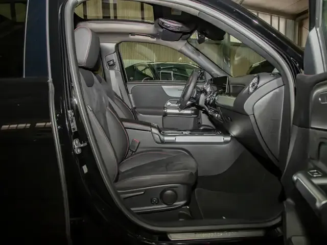 Mercedes-Benz GLB 220