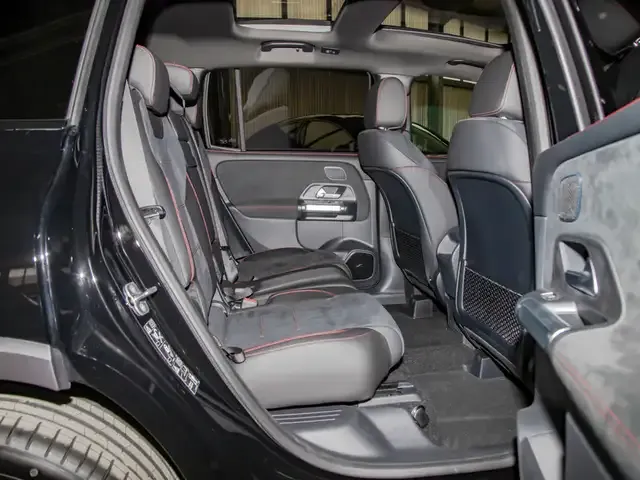 Mercedes-Benz GLB 220