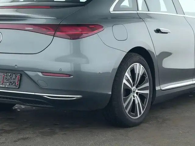 Mercedes-Benz EQE 300