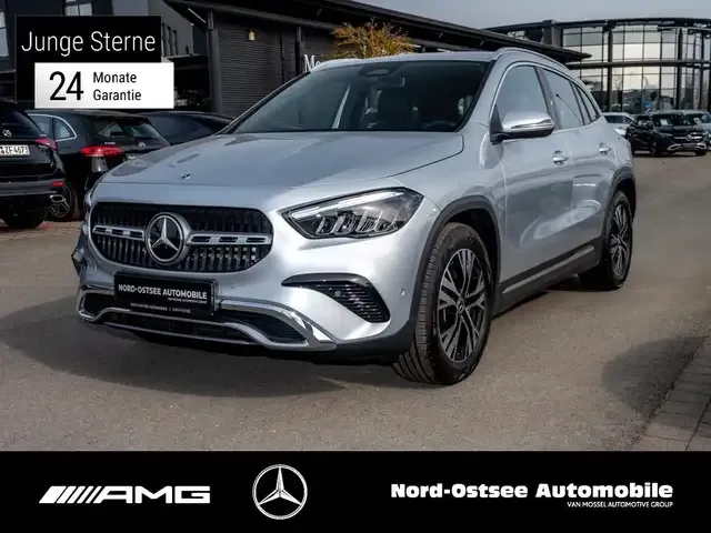 Mercedes-Benz GLA 200