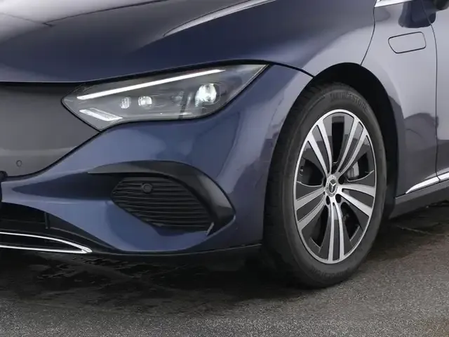 Mercedes-Benz EQE 300