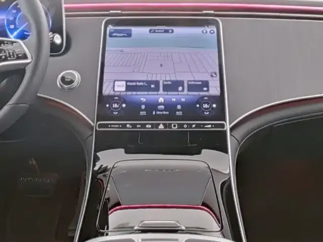 Mercedes-Benz EQE 300