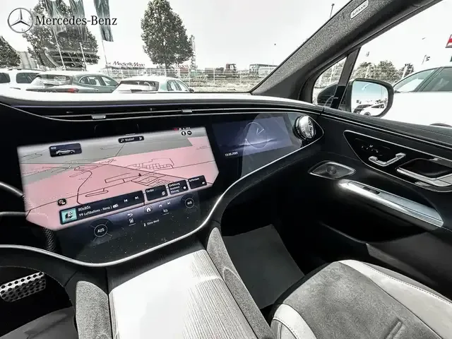 Mercedes-Benz EQE SUV