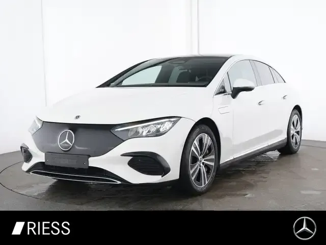 Mercedes-Benz EQE 300