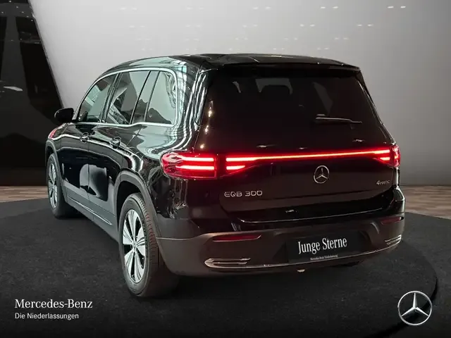 Mercedes-Benz EQB 300