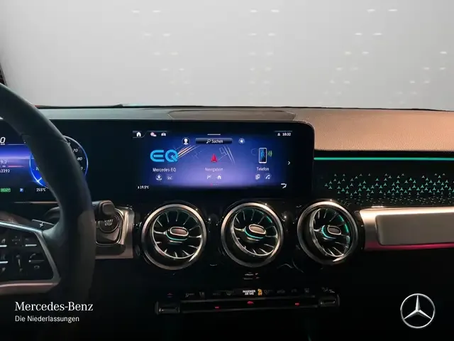 Mercedes-Benz EQB 300