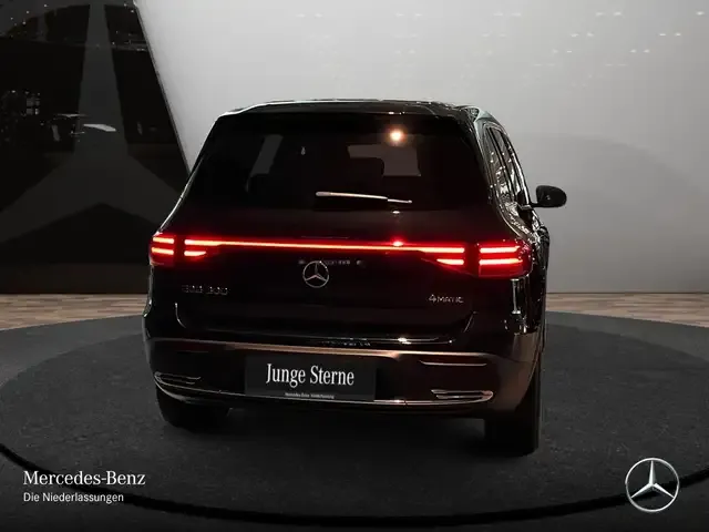Mercedes-Benz EQB 300