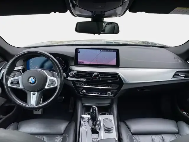 BMW M550