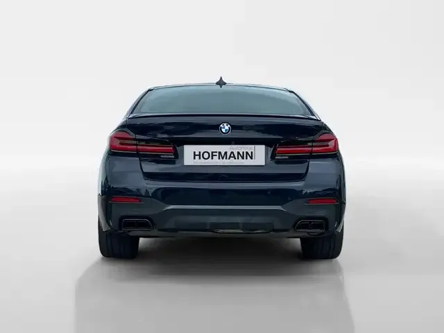 BMW M550