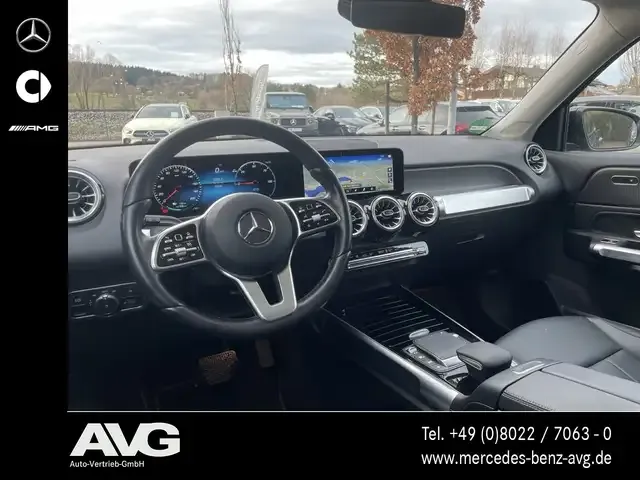 Mercedes-Benz EQB 300