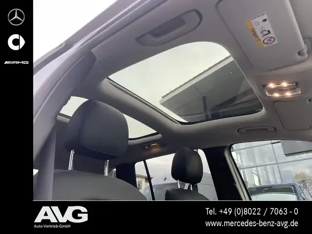 Mercedes-Benz EQB 300