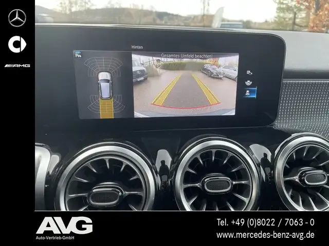 Mercedes-Benz EQB 300