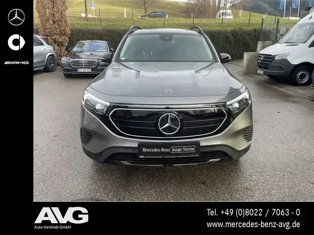 Mercedes-Benz EQB 300