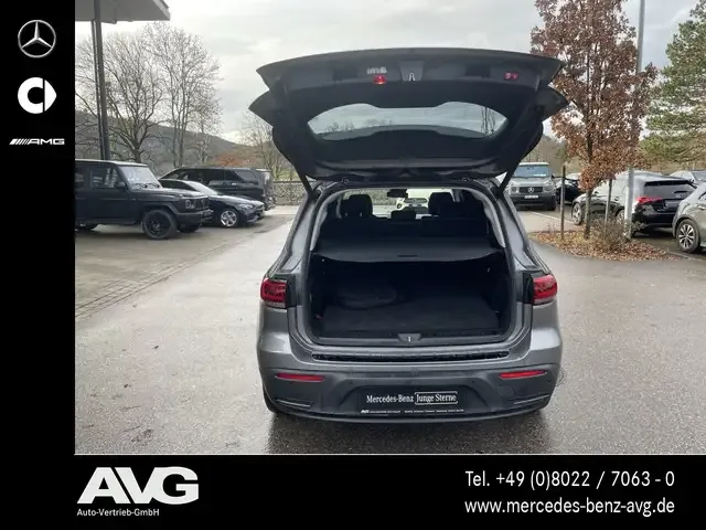 Mercedes-Benz EQB 300