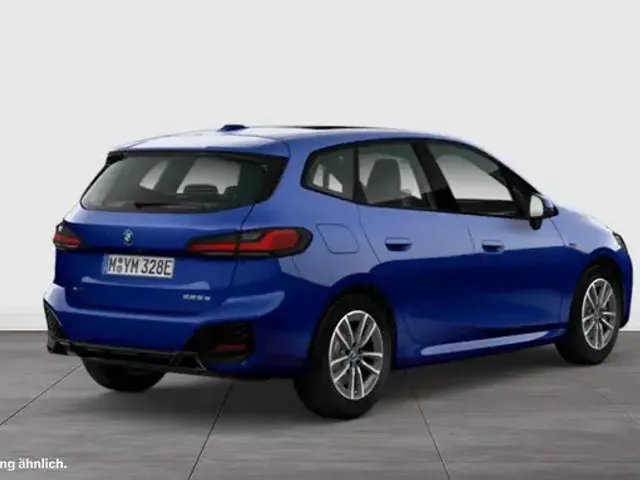 BMW 225