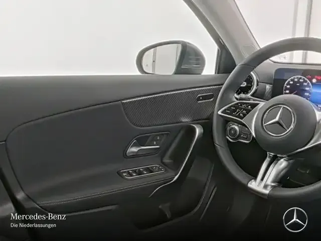 Mercedes-Benz A 220