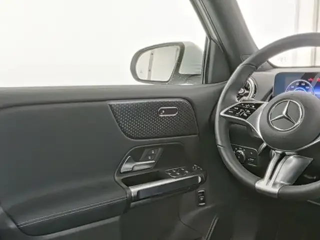 Mercedes-Benz EQB 350