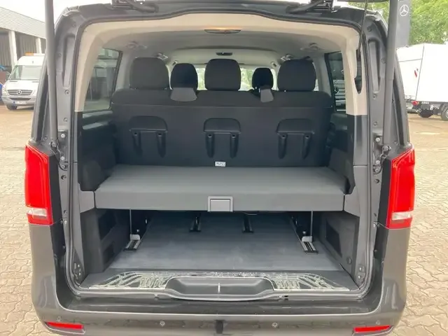 Mercedes-Benz V 250
