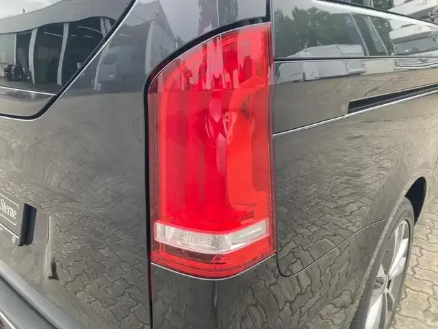 Mercedes-Benz V 250