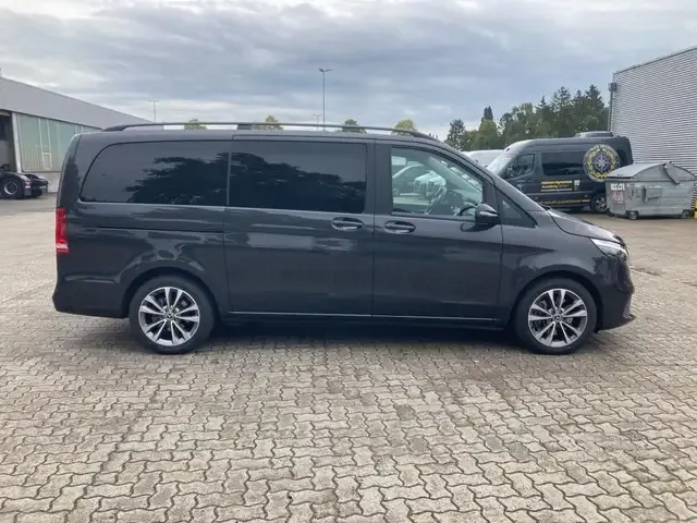 Mercedes-Benz V 250