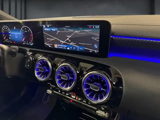 Mercedes-Benz CLA 180