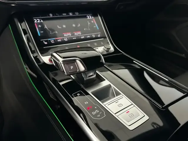Audi S8