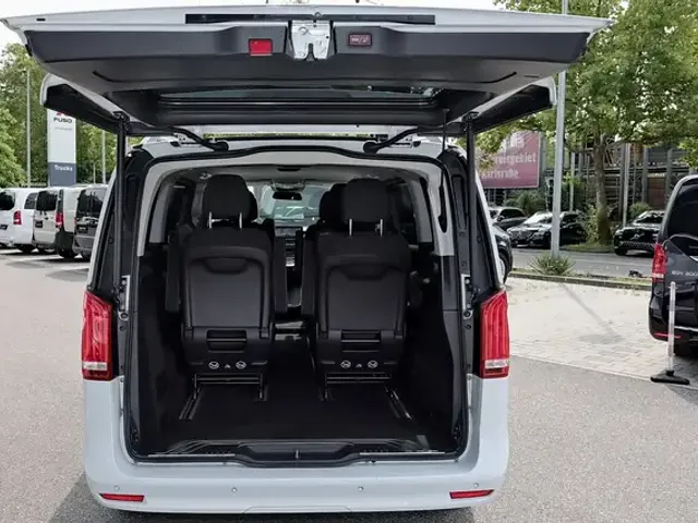 Mercedes-Benz V 250