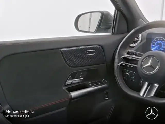 Mercedes-Benz EQA 300