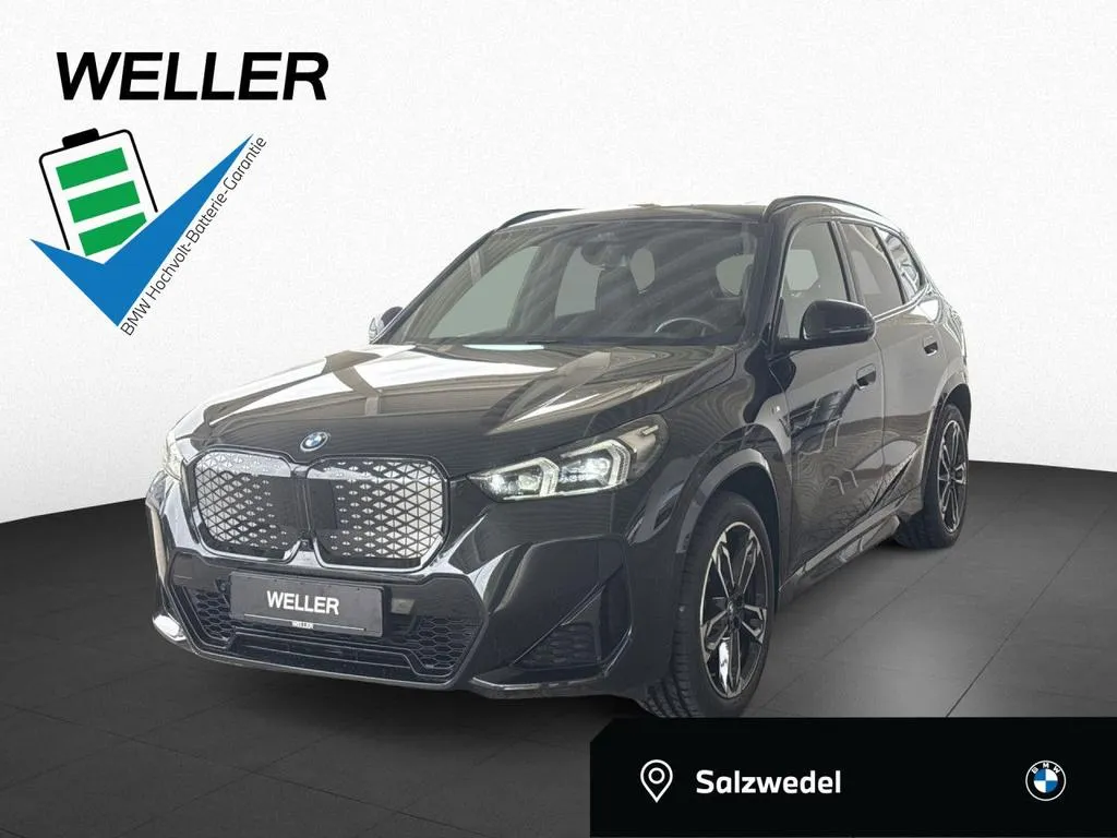 BMW iX1