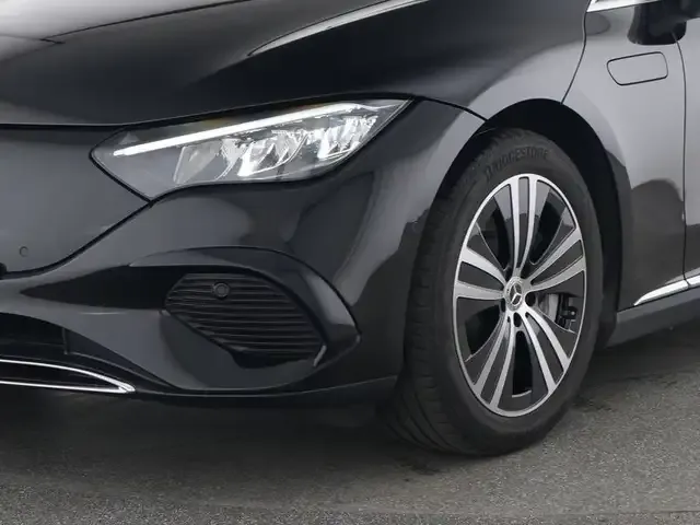 Mercedes-Benz EQE 300
