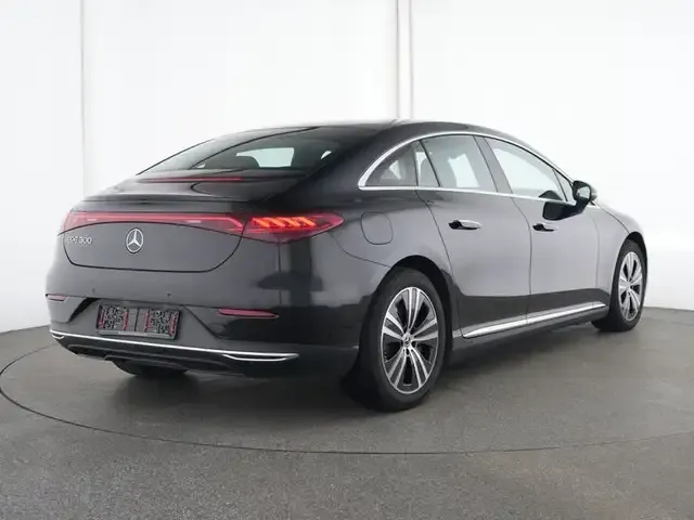 Mercedes-Benz EQE 300