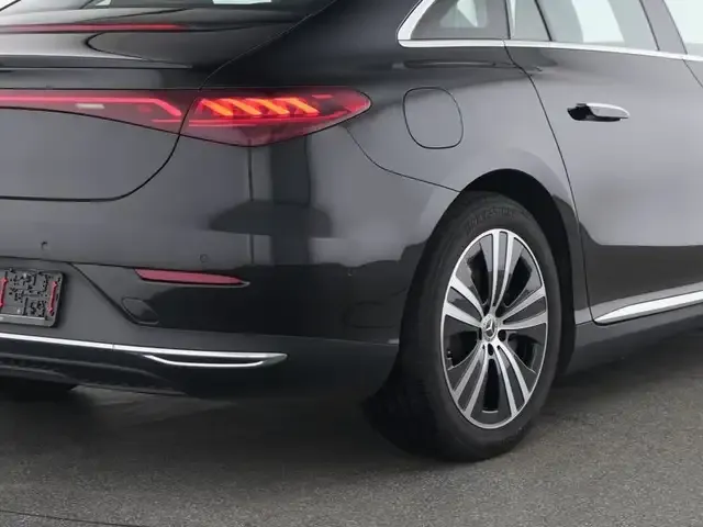 Mercedes-Benz EQE 300