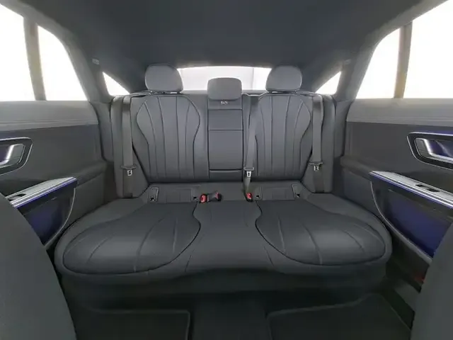 Mercedes-Benz EQE 300