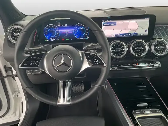 Mercedes-Benz EQB 300