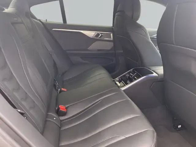BMW M850