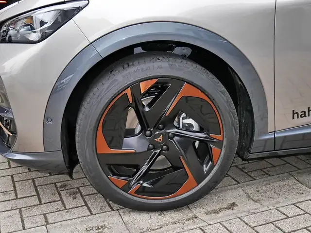 CUPRA Tavascan