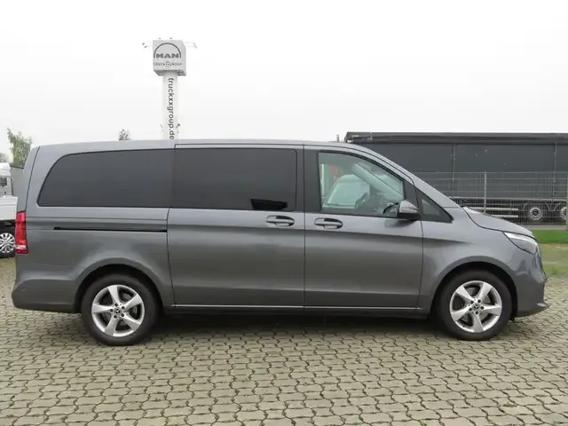 Mercedes-Benz V 250
