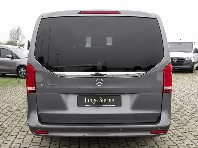 Mercedes-Benz V 250