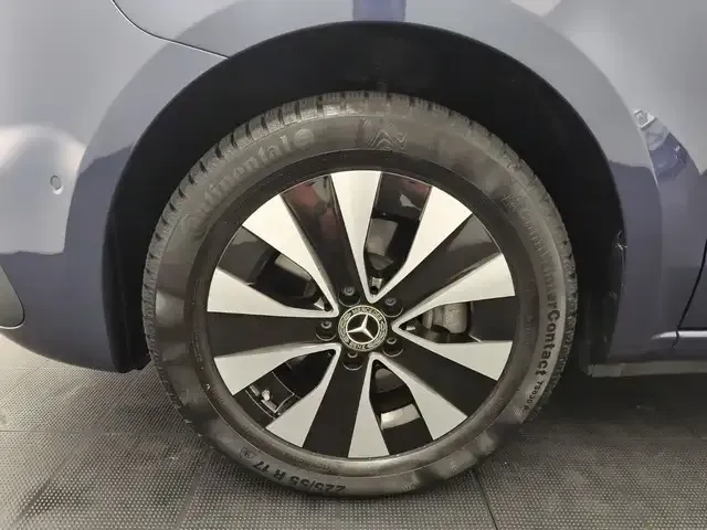 Mercedes-Benz V 220