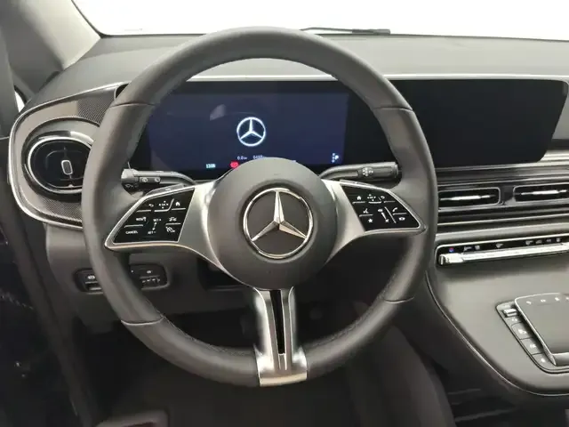 Mercedes-Benz V 220