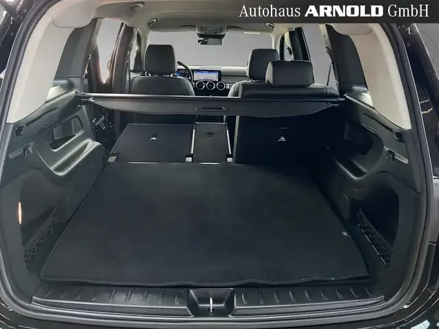 Mercedes-Benz GLB 220