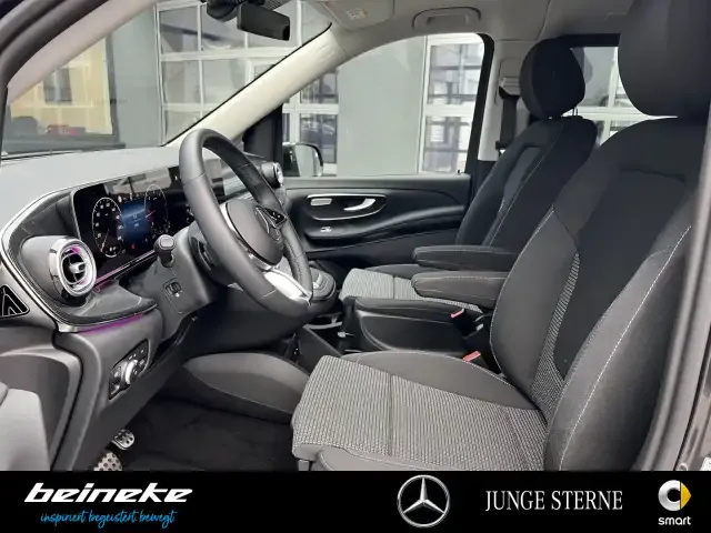Mercedes-Benz V 220