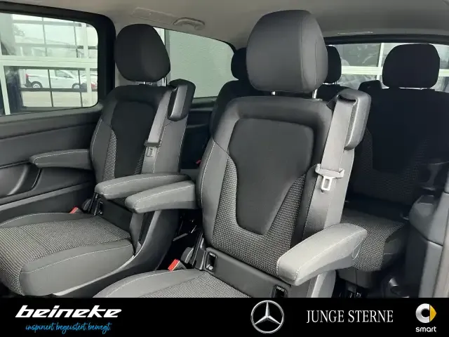Mercedes-Benz V 220