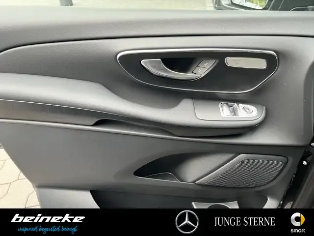 Mercedes-Benz V 220
