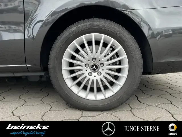 Mercedes-Benz V 220