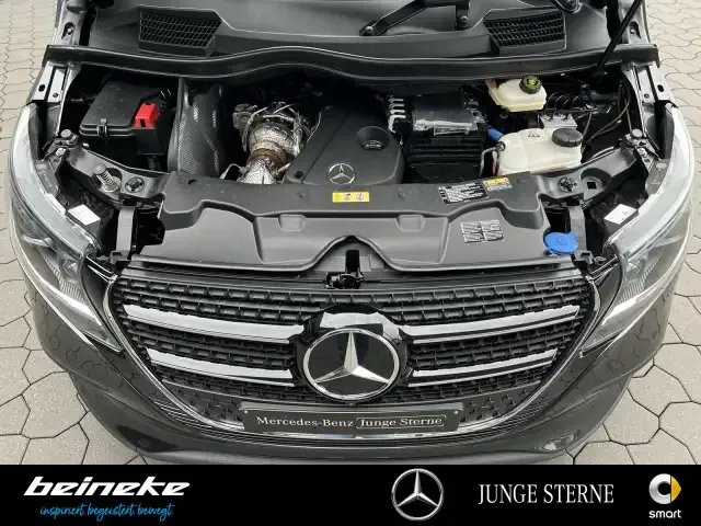 Mercedes-Benz V 220
